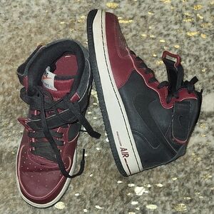 Nike High-Top Sneakers in Black and Dark Red